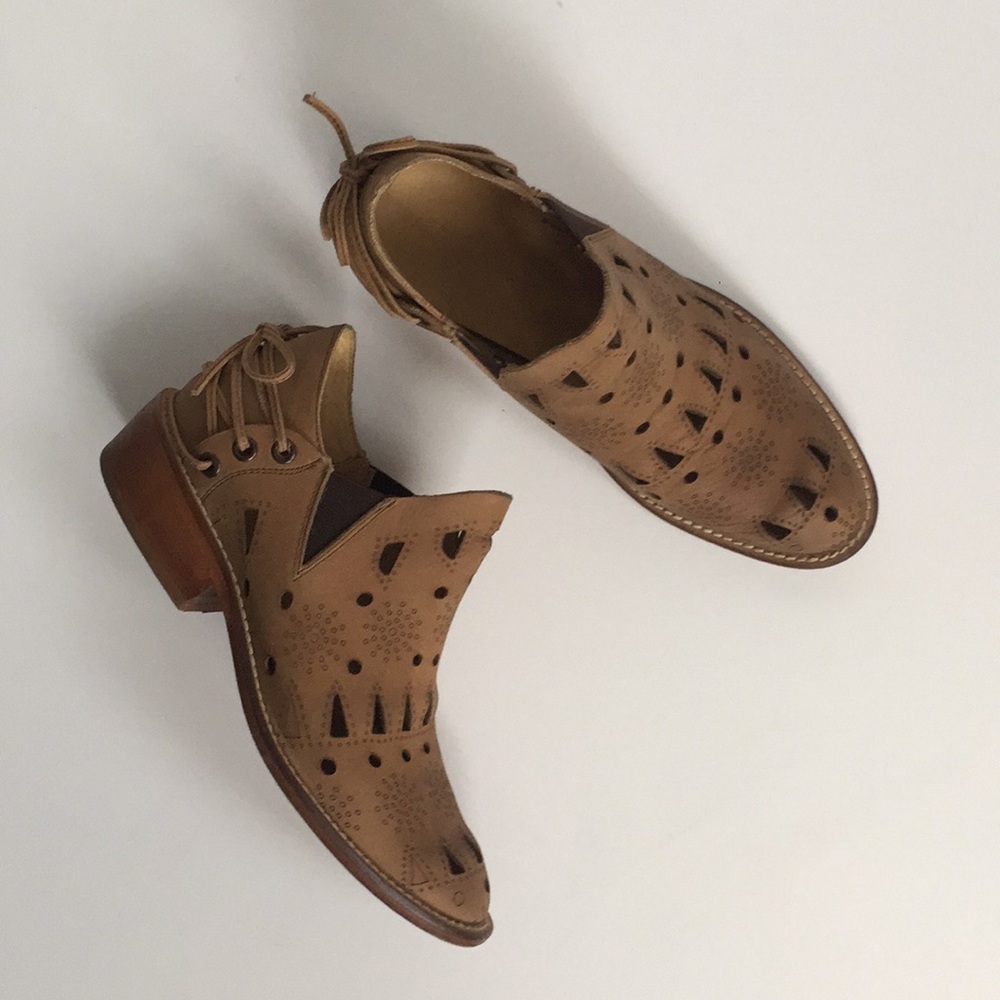 Anthropologie Musse & Cloud Ankle Boots